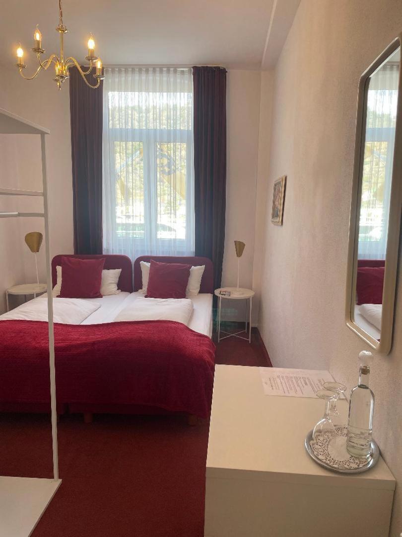 Hotel Zum Goldenen Loewen Sankt Goar Room photo
